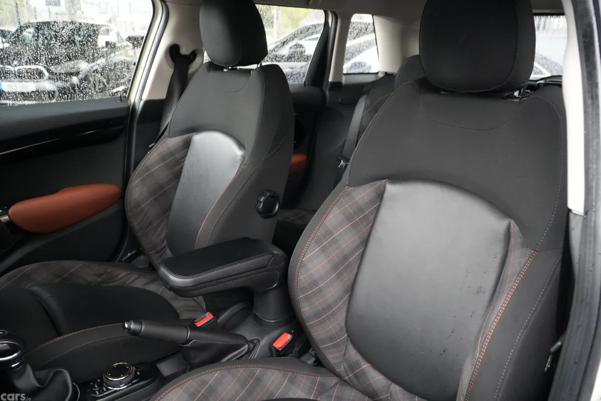 Mini Cooper Hatchback, Diesel, 2016, White