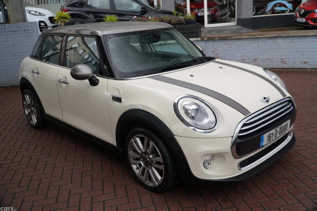 Mini Cooper Hatchback, Diesel, 2016, White