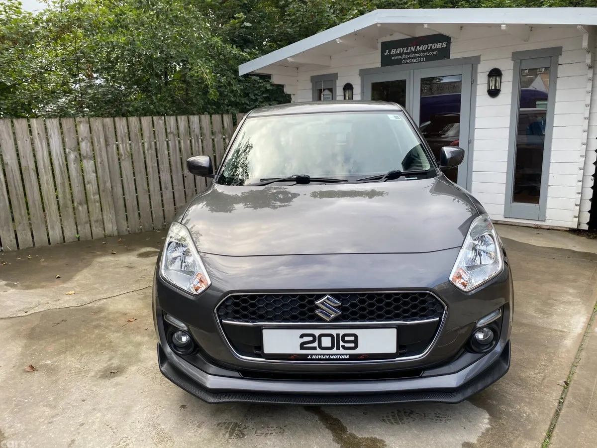 Suzuki Swift Hatchback, Petrol, 2019, Grey