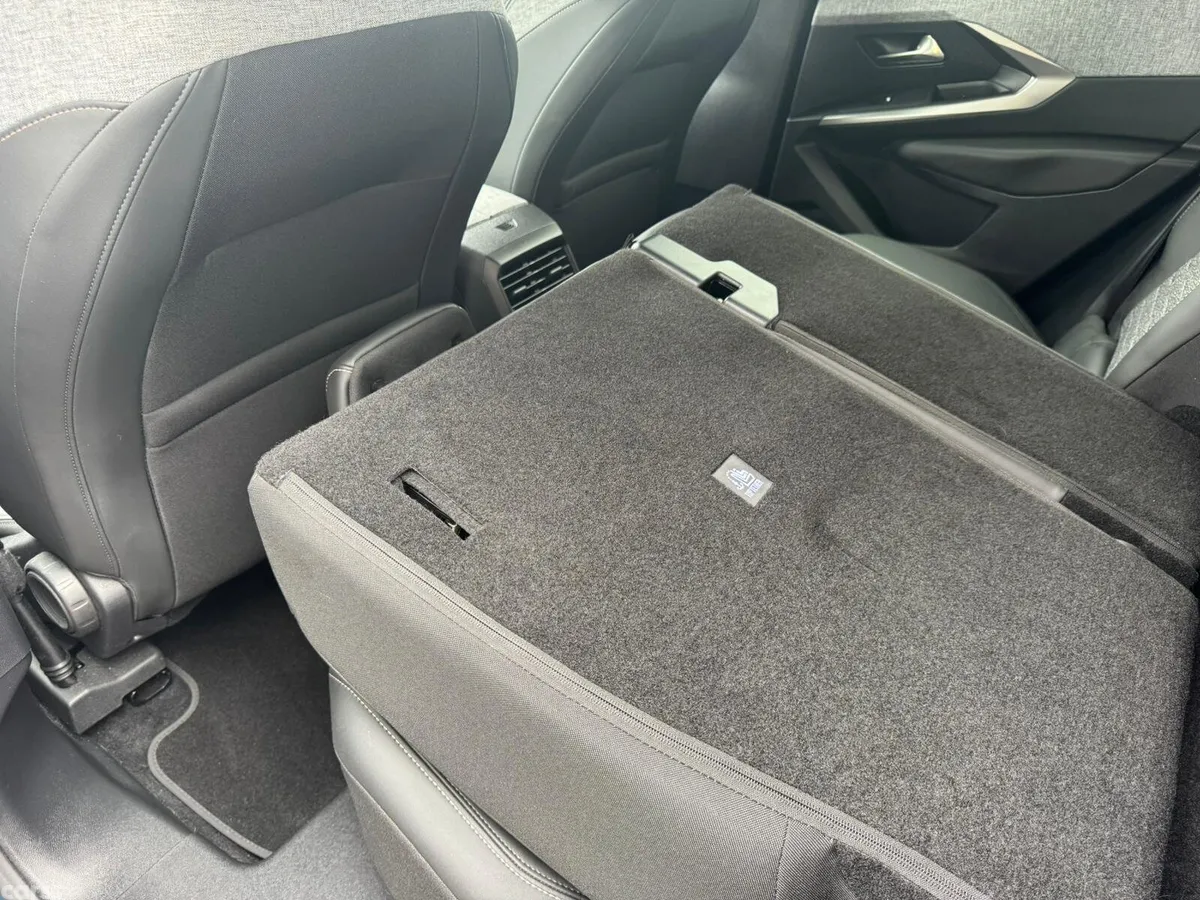 Peugeot 3008 MPV, Petrol, 2025, Blue