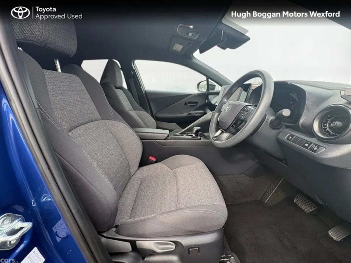 Toyota C-HR SUV, Petrol Hybrid, 2026, Blue