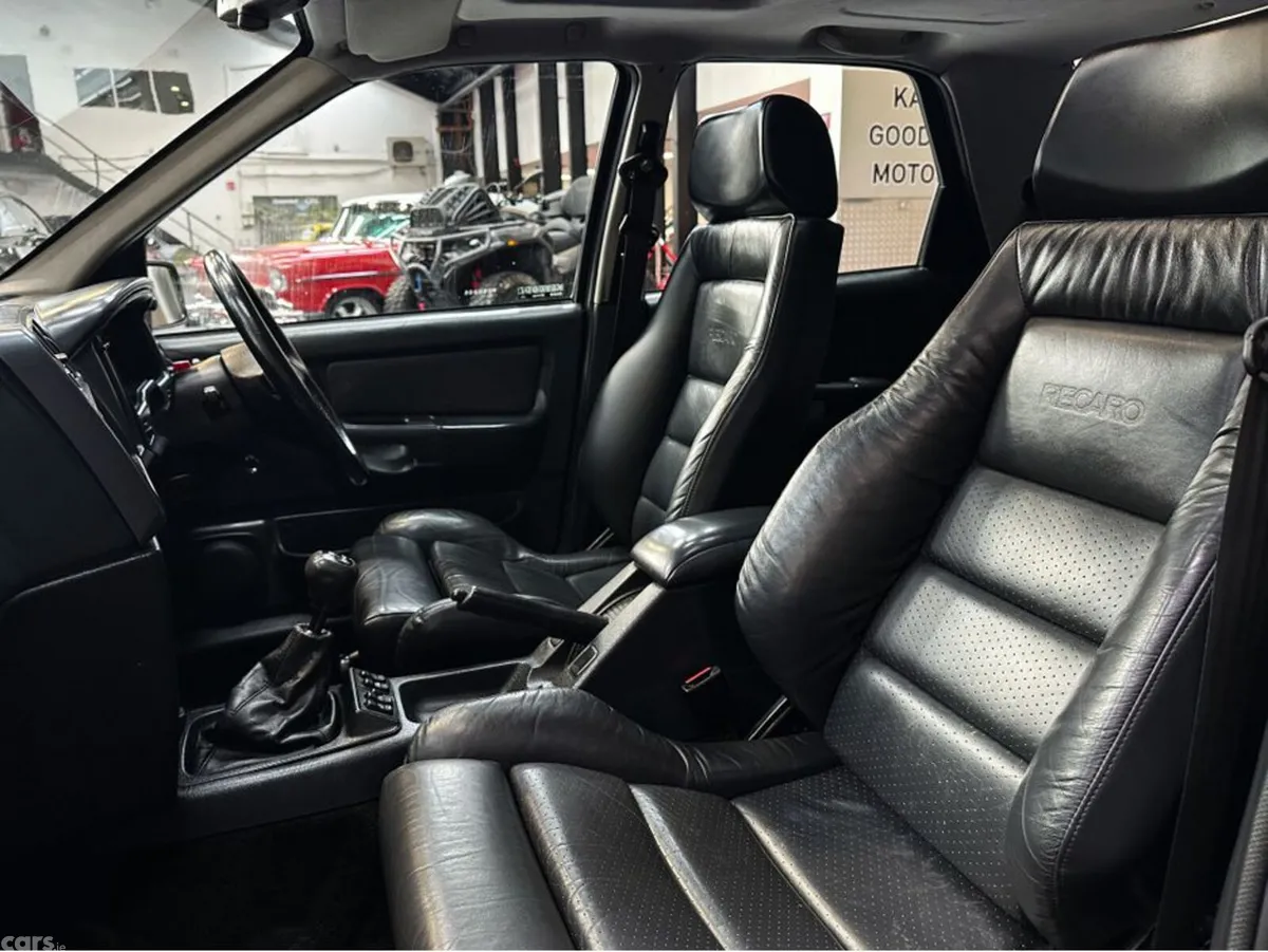 Ford Sierra Saloon, Petrol, 1993, Black