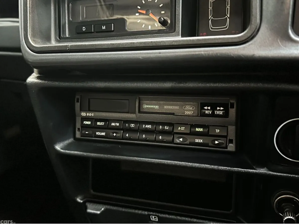 Ford Sierra Saloon, Petrol, 1993, Black