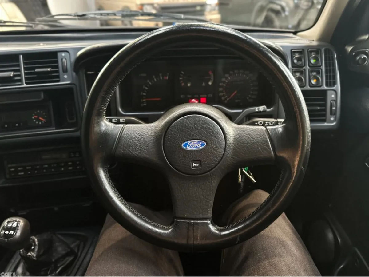 Ford Sierra Saloon, Petrol, 1993, Black