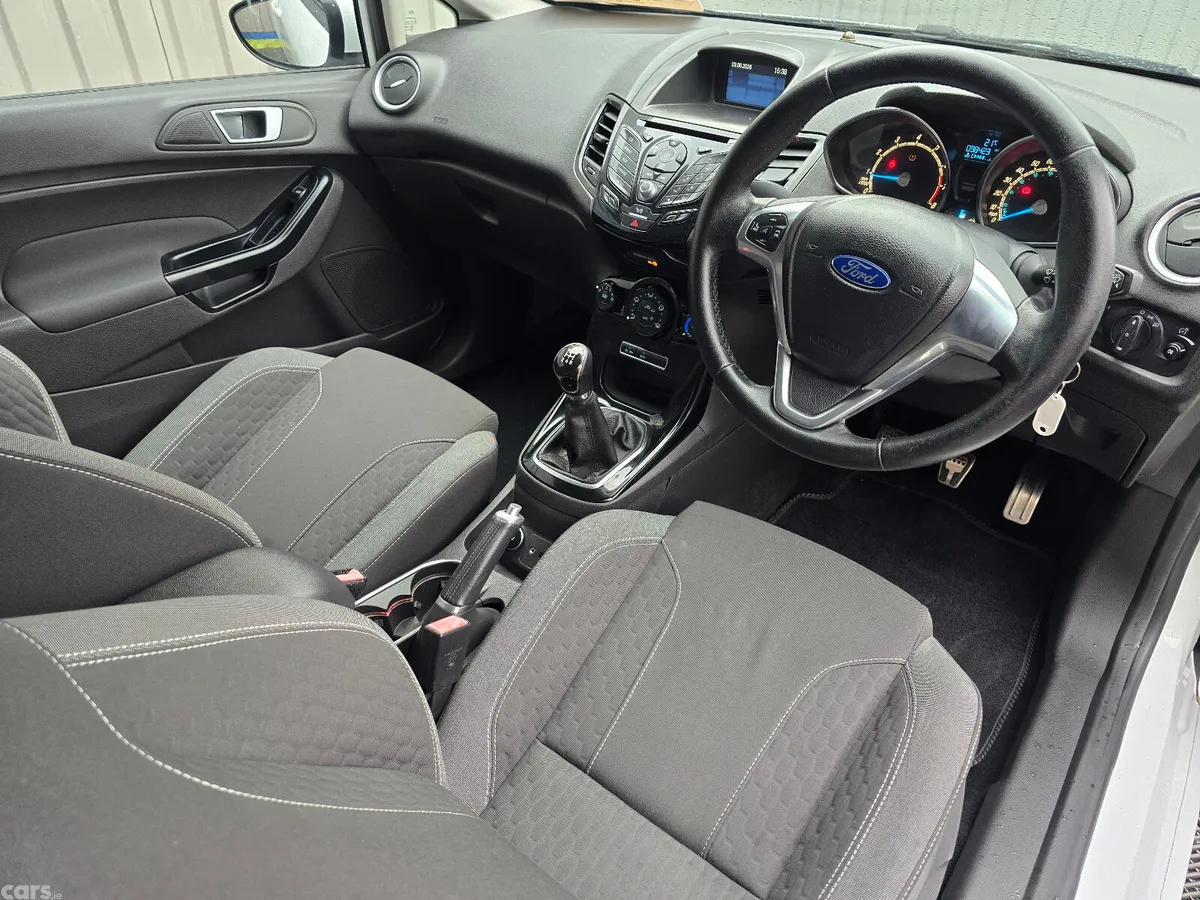 Ford Fiesta Hatchback, Petrol, 2016, White