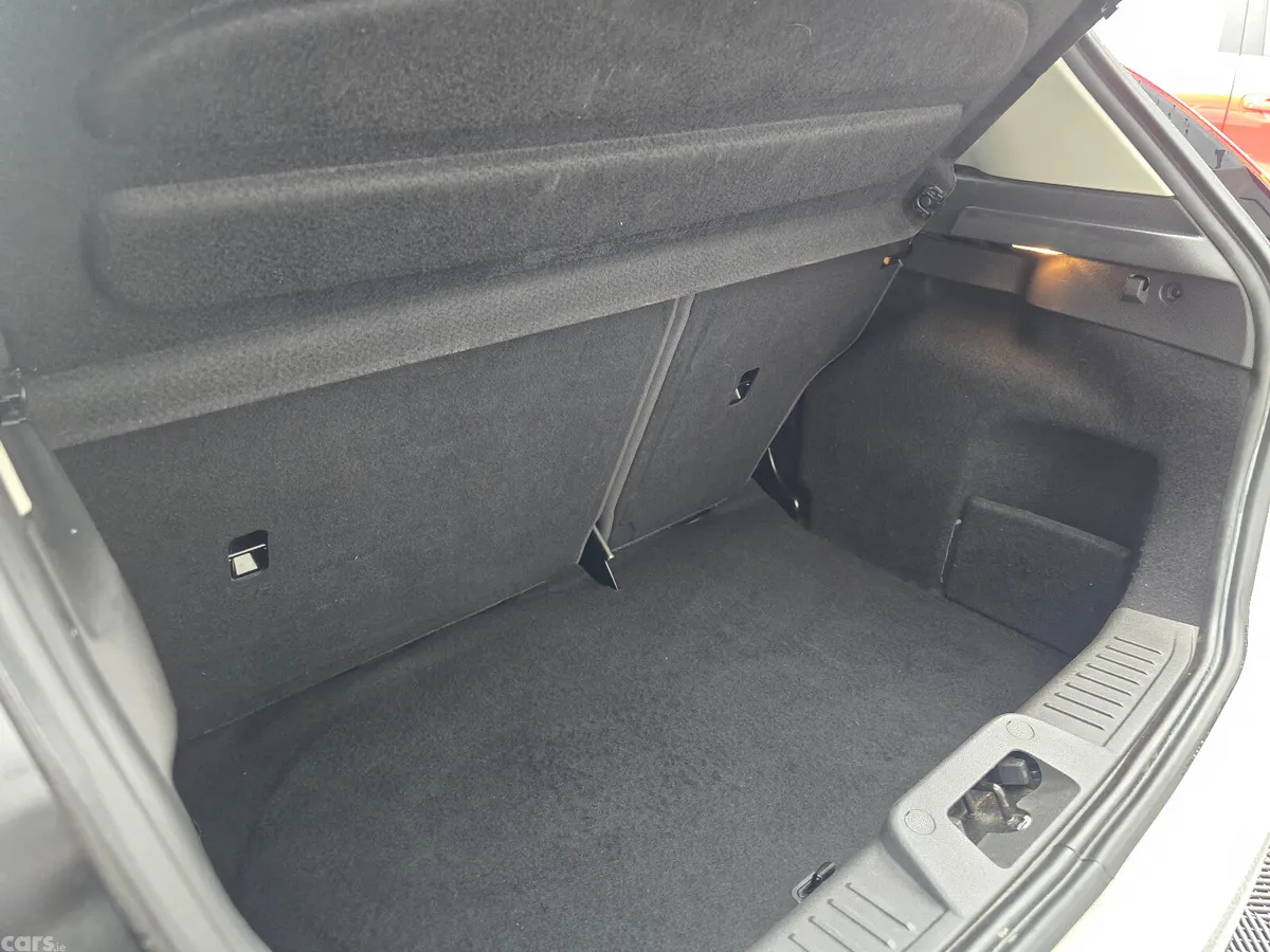 Ford Fiesta Hatchback, Petrol, 2016, White