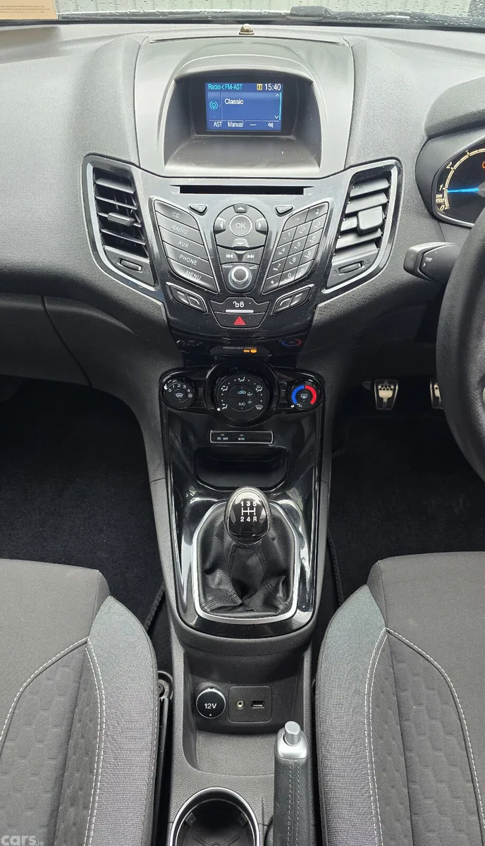 Ford Fiesta Hatchback, Petrol, 2016, White