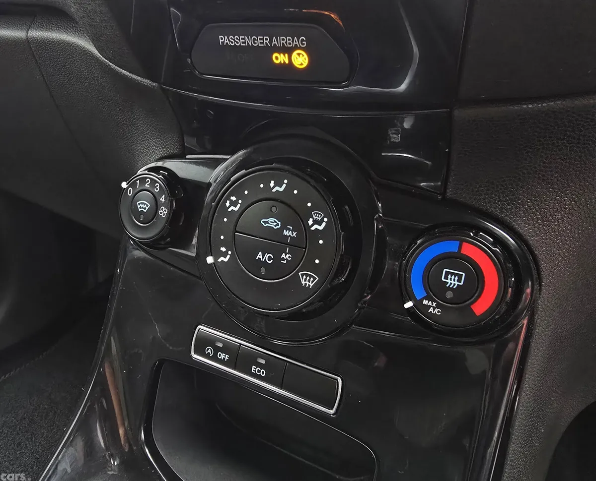 Ford Fiesta Hatchback, Petrol, 2016, White