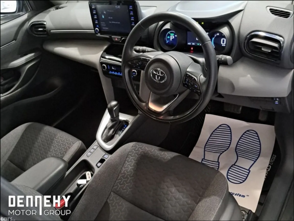 Toyota Yaris Cross Hatchback, Petrol Hybrid, 2022, Grey