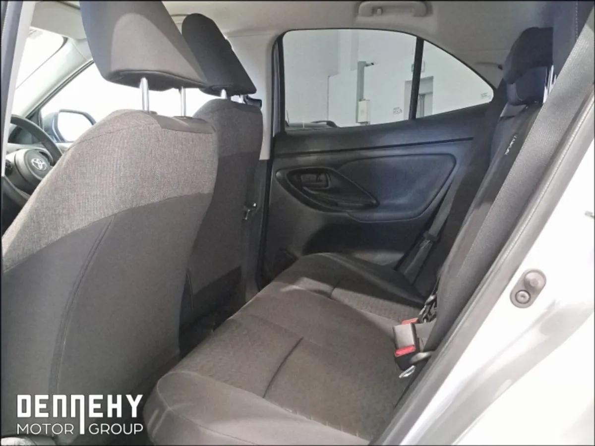 Toyota Yaris Cross Hatchback, Petrol Hybrid, 2022, Grey