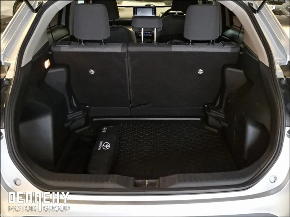 Toyota Yaris Cross Hatchback, Petrol Hybrid, 2022, Grey