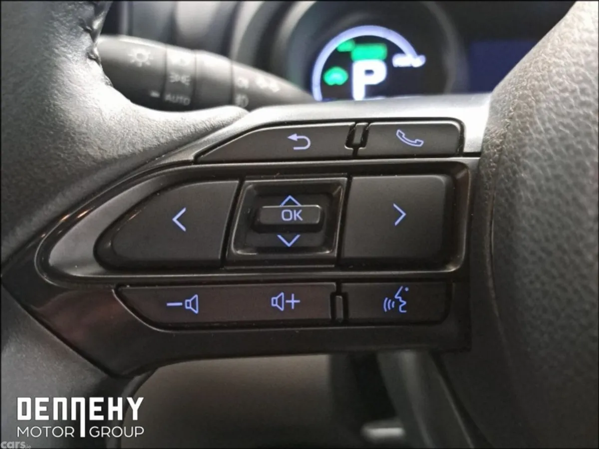Toyota Yaris Cross Hatchback, Petrol Hybrid, 2022, Grey