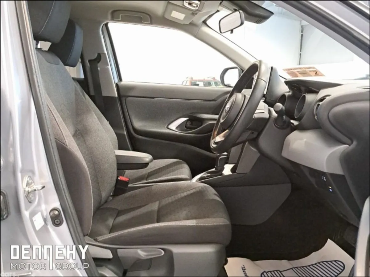Toyota Yaris Cross Hatchback, Petrol Hybrid, 2022, Grey