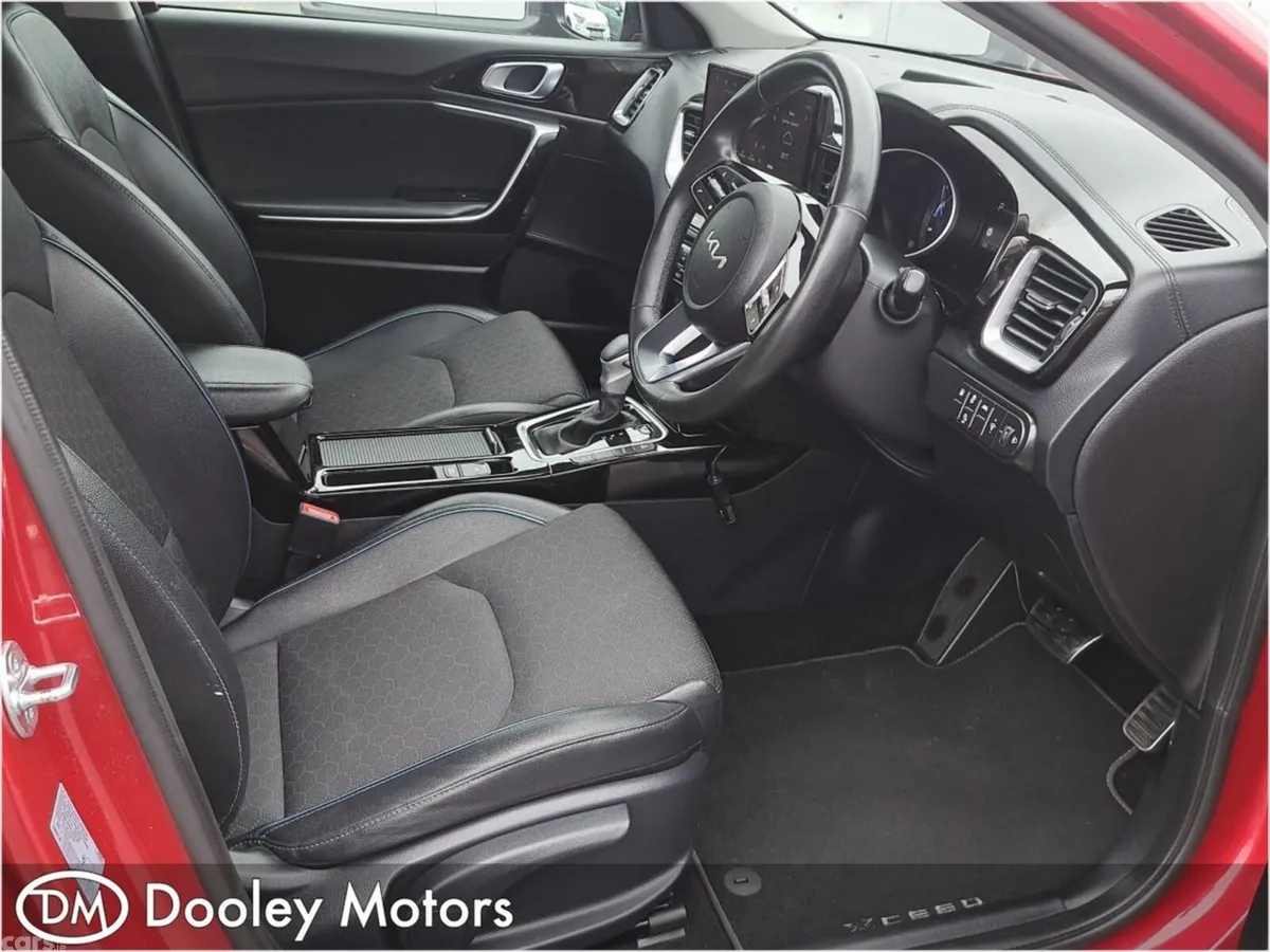 Kia XCeed Hatchback, Petrol Plug-in Hybrid, 2024, Red