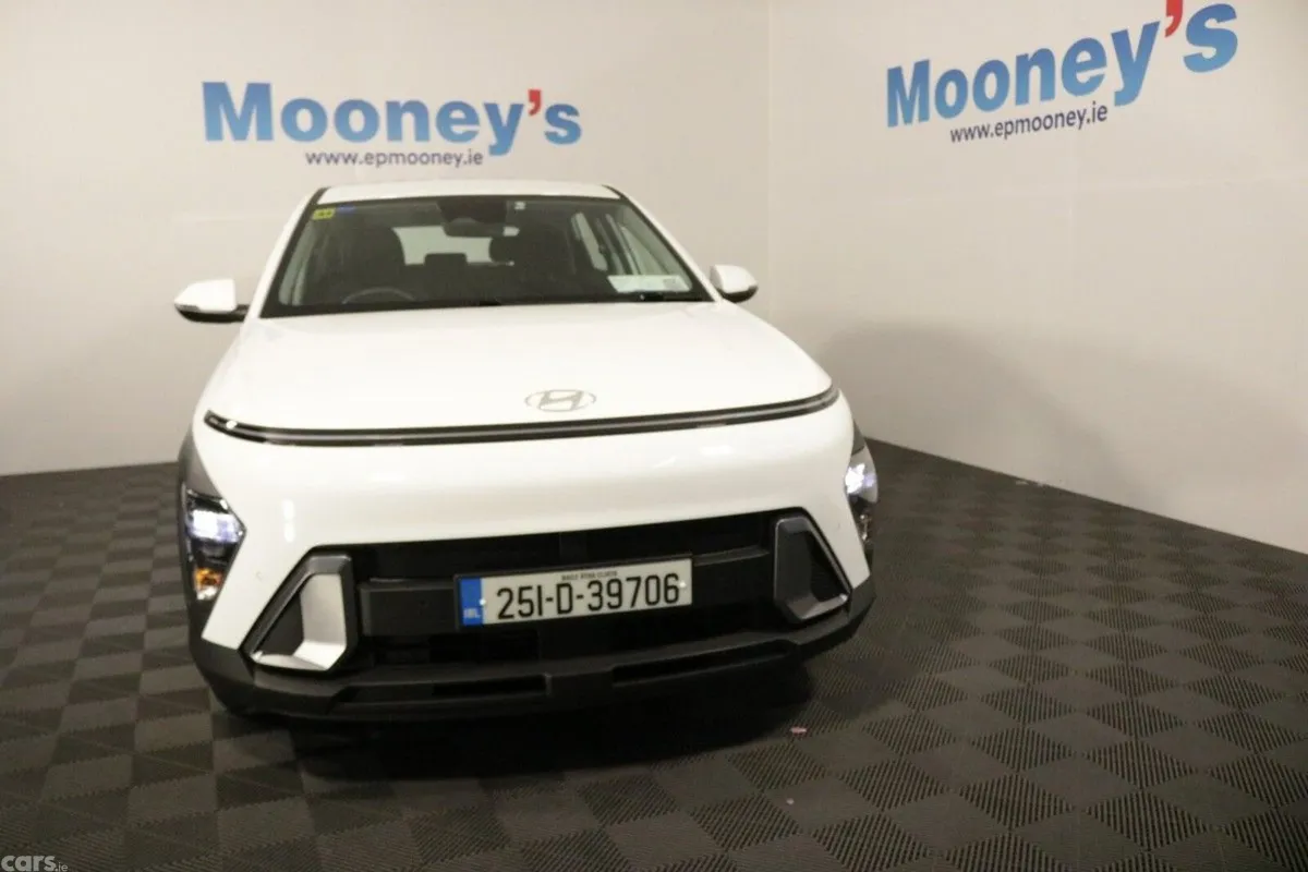 Hyundai KONA MPV, Petrol, 2025, White