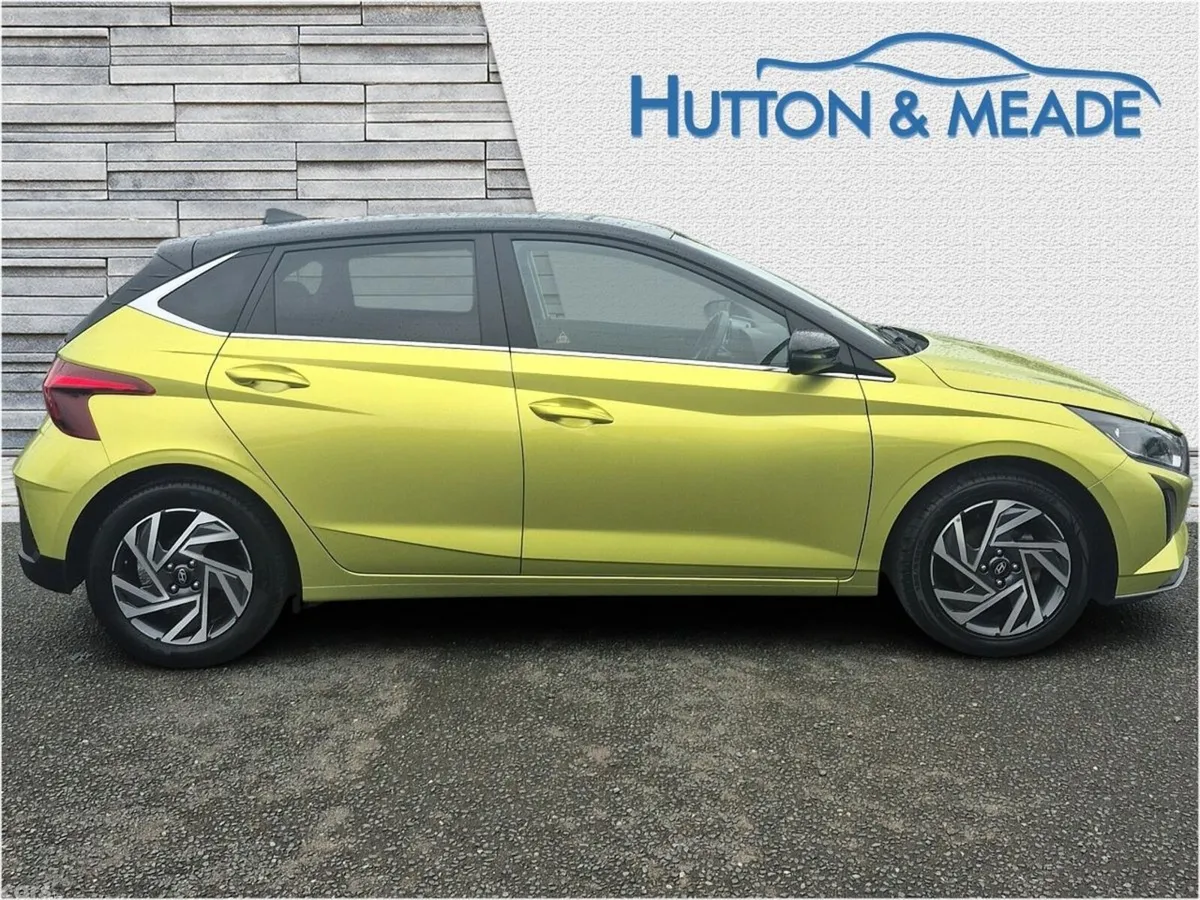 Hyundai i20 Hatchback, Petrol, 2024, Yellow