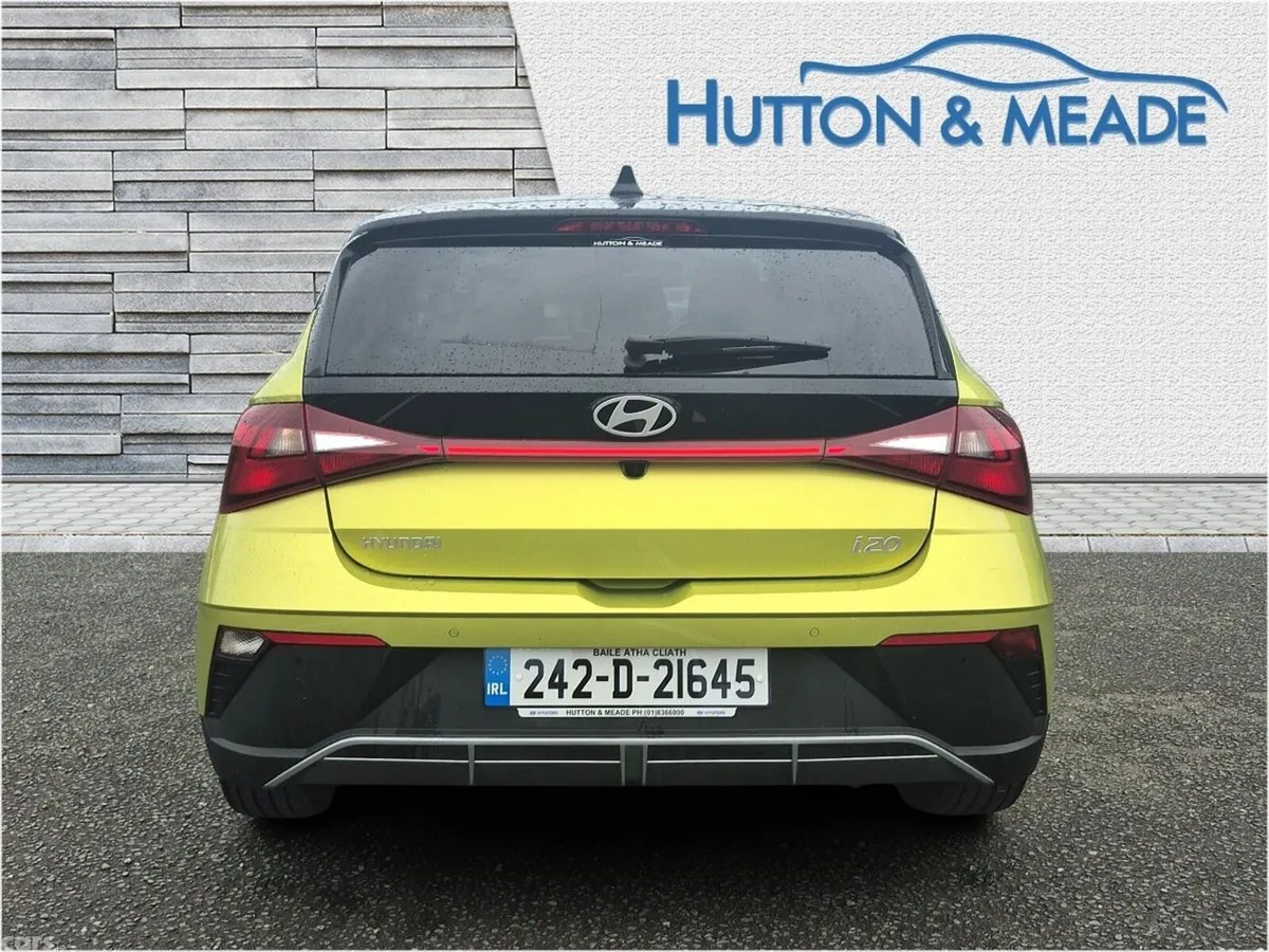 Hyundai i20 Hatchback, Petrol, 2024, Yellow