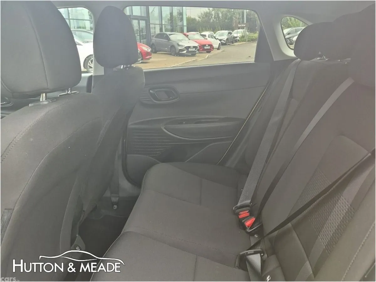 Hyundai i20 Hatchback, Petrol, 2024, Yellow
