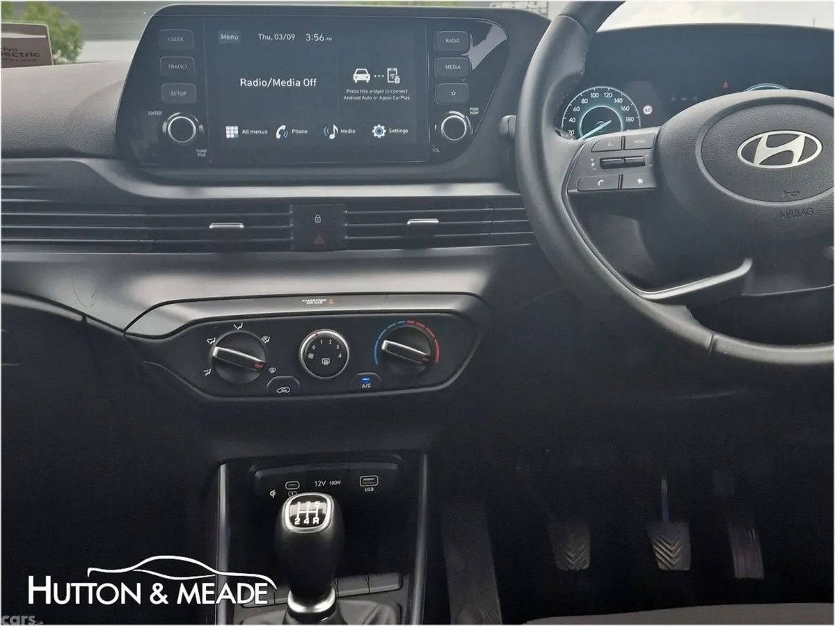 Hyundai i20 Hatchback, Petrol, 2024, Yellow