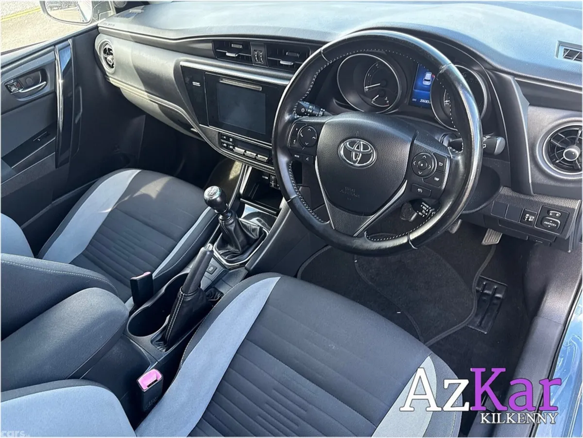 Toyota Auris Hatchback, Diesel, 2016, Blue