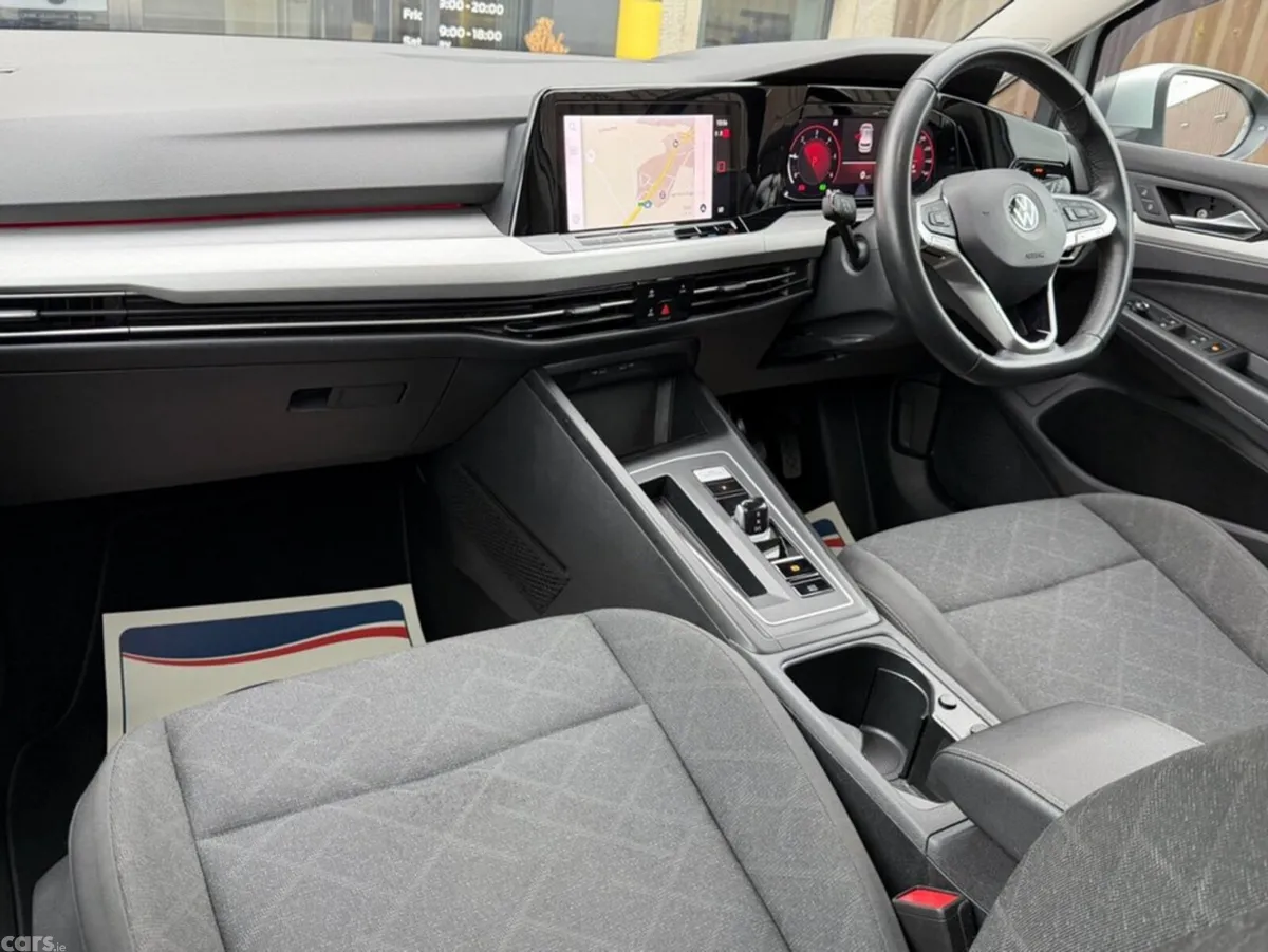 Volkswagen Golf Hatchback, Diesel, 2023, Silver