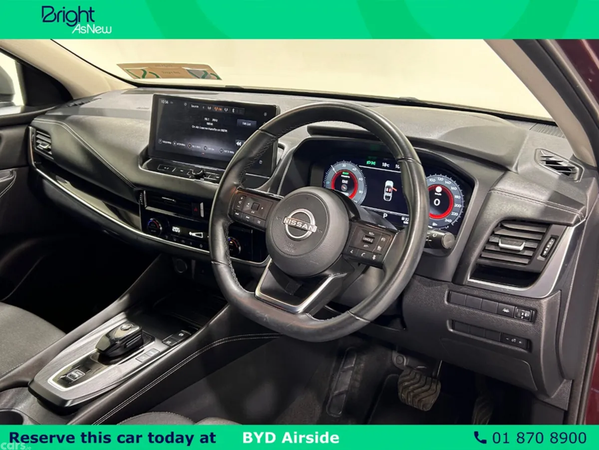 Nissan Qashqai MPV, Petrol, 2023, Red