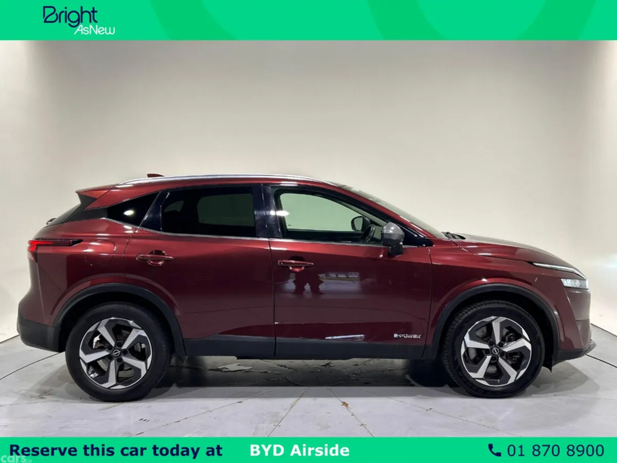 Nissan Qashqai MPV, Petrol, 2023, Red