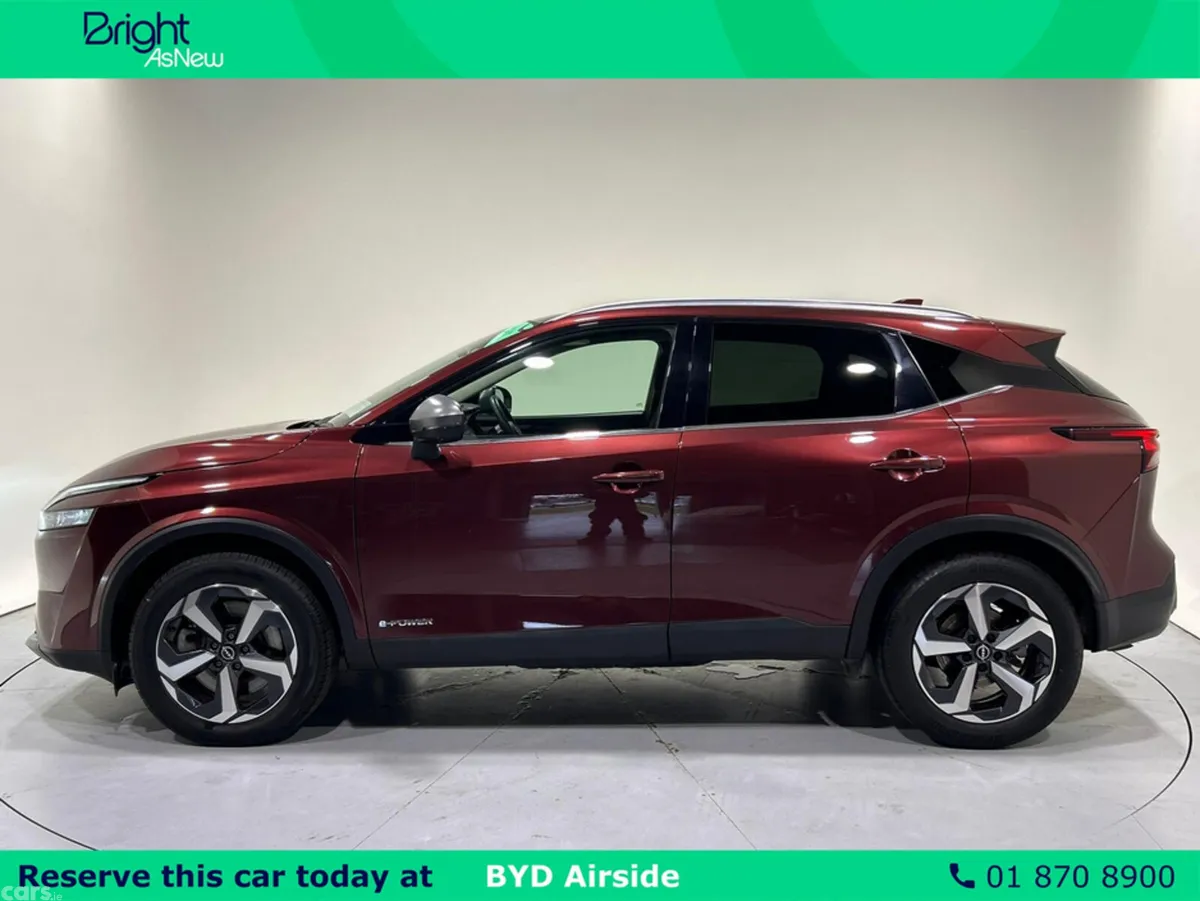 Nissan Qashqai MPV, Petrol, 2023, Red