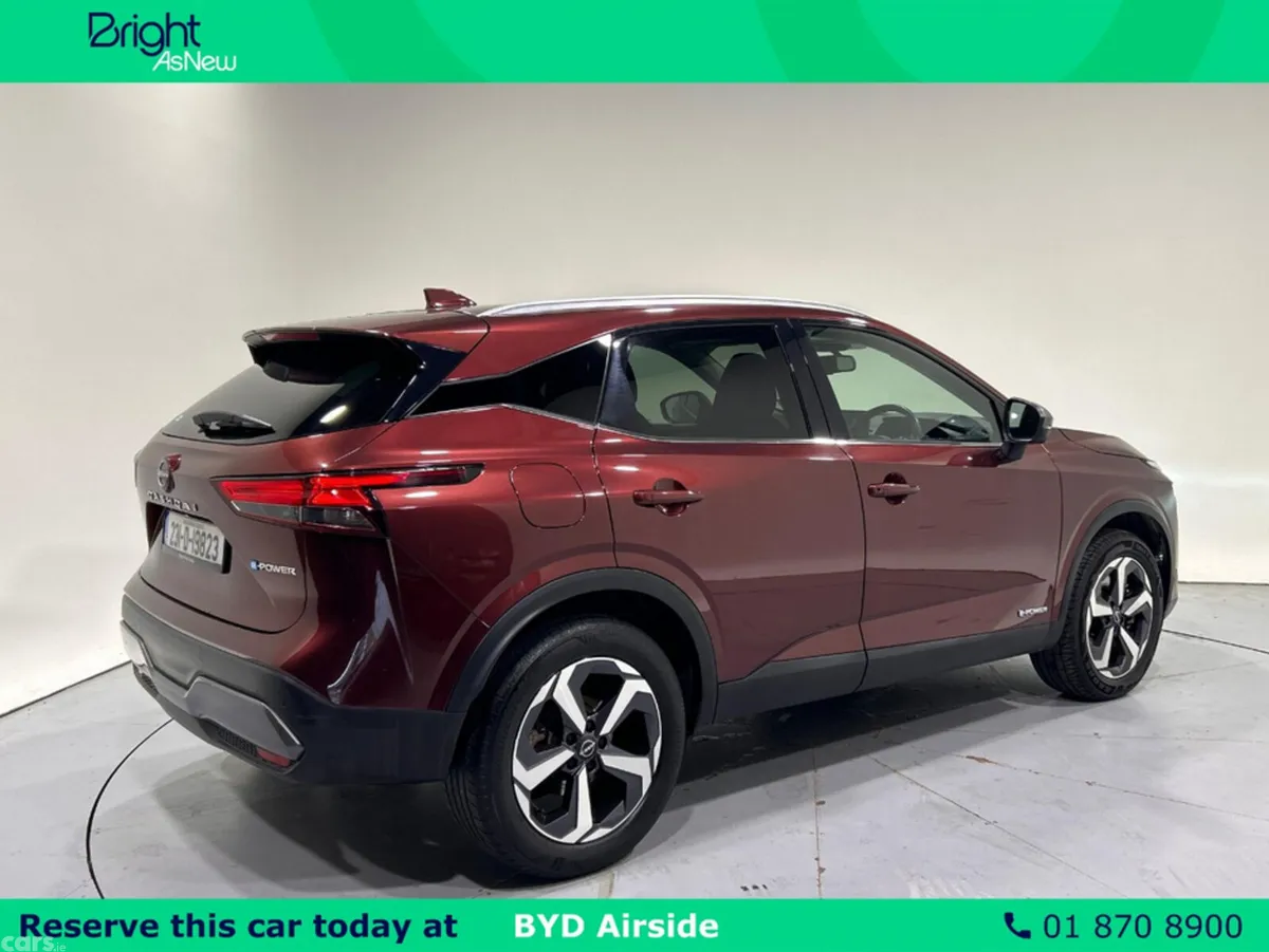 Nissan Qashqai MPV, Petrol, 2023, Red