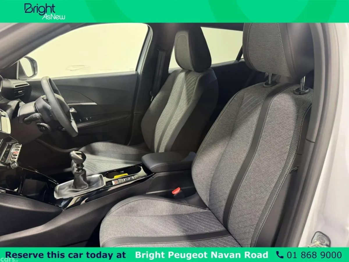 Peugeot 2008 MPV, Petrol, 2025, White