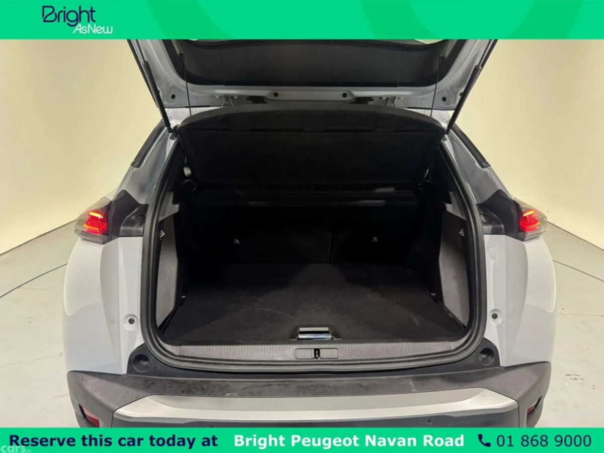 Peugeot 2008 MPV, Petrol, 2025, White