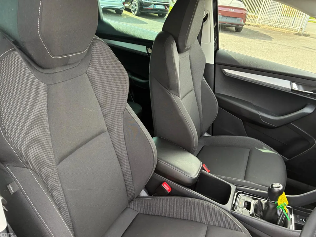 Skoda Karoq SUV, Petrol, 2024, Black