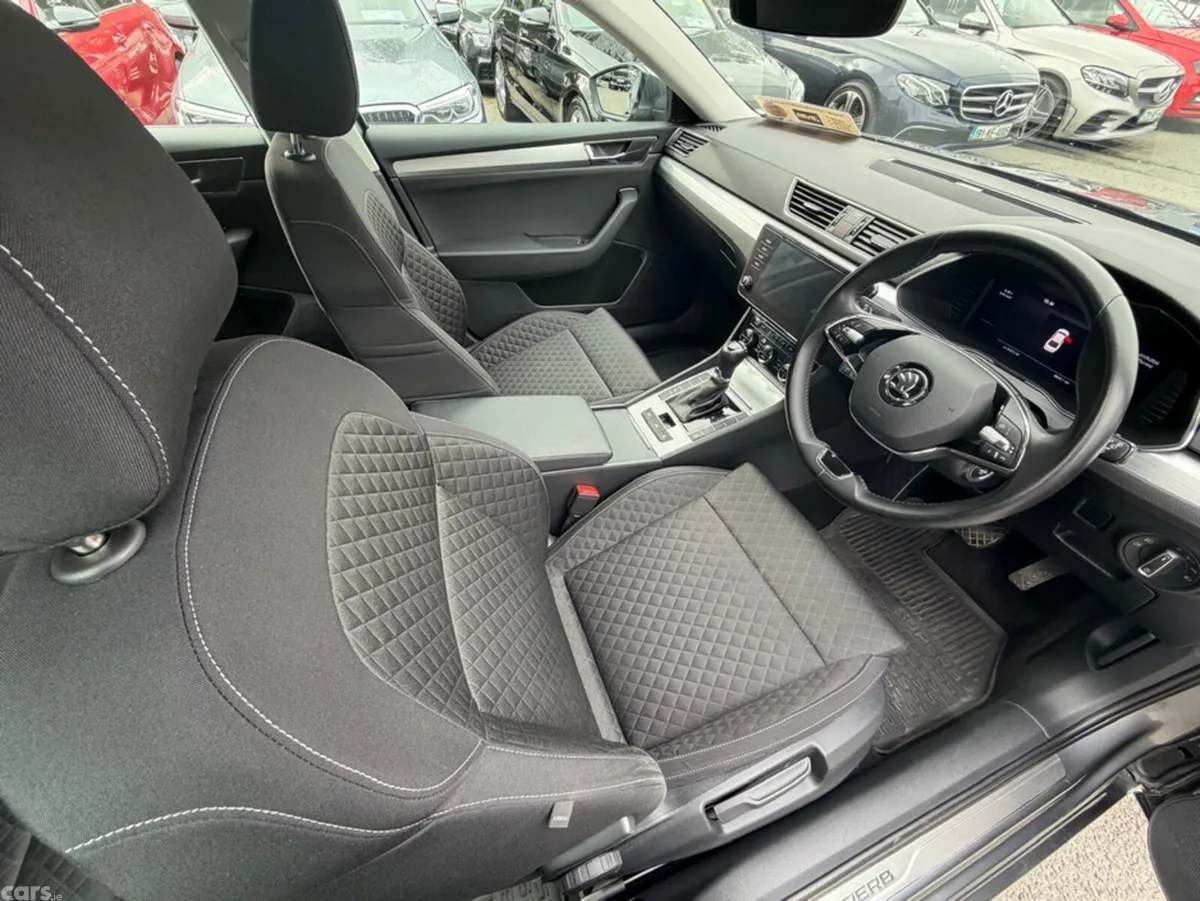 Skoda Superb Hatchback, Diesel, 2023, Grey