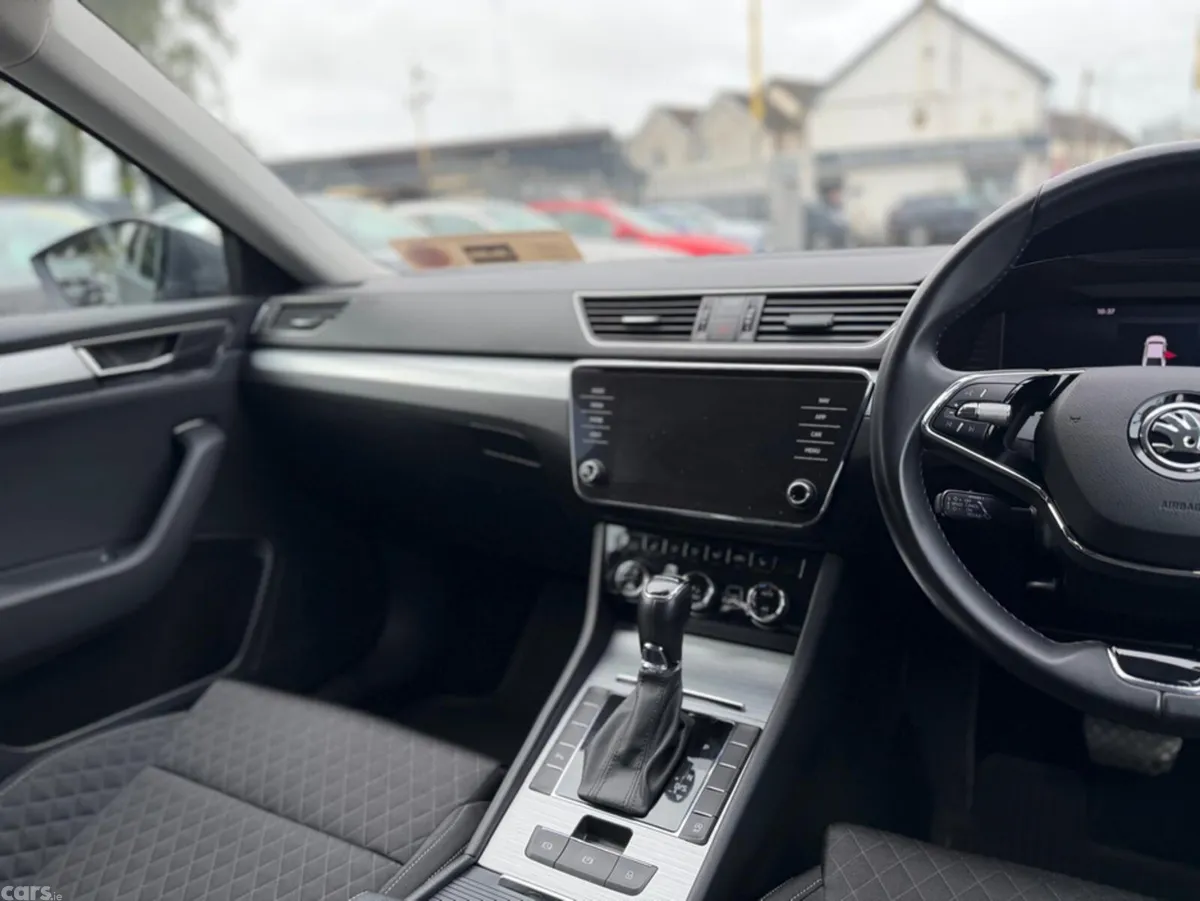 Skoda Superb Hatchback, Diesel, 2023, Grey