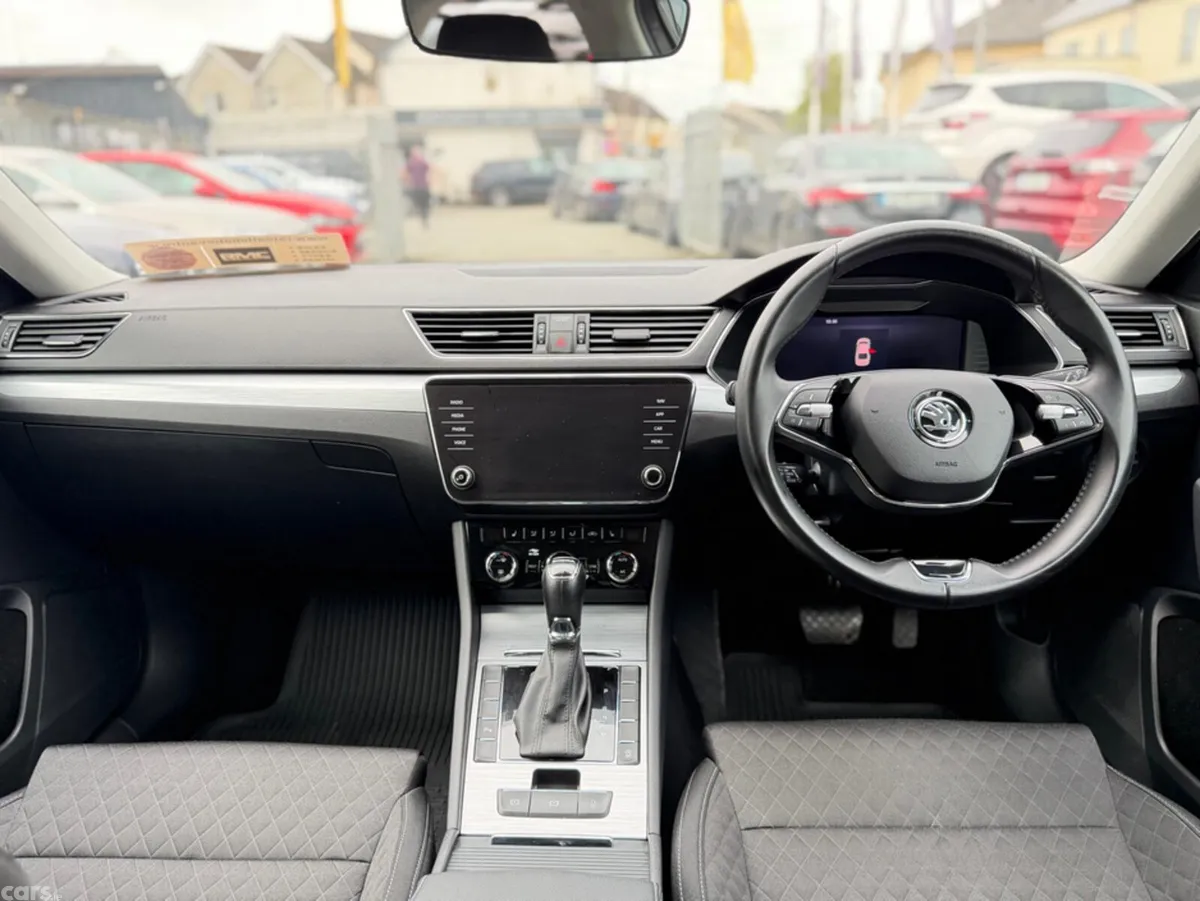 Skoda Superb Hatchback, Diesel, 2023, Grey