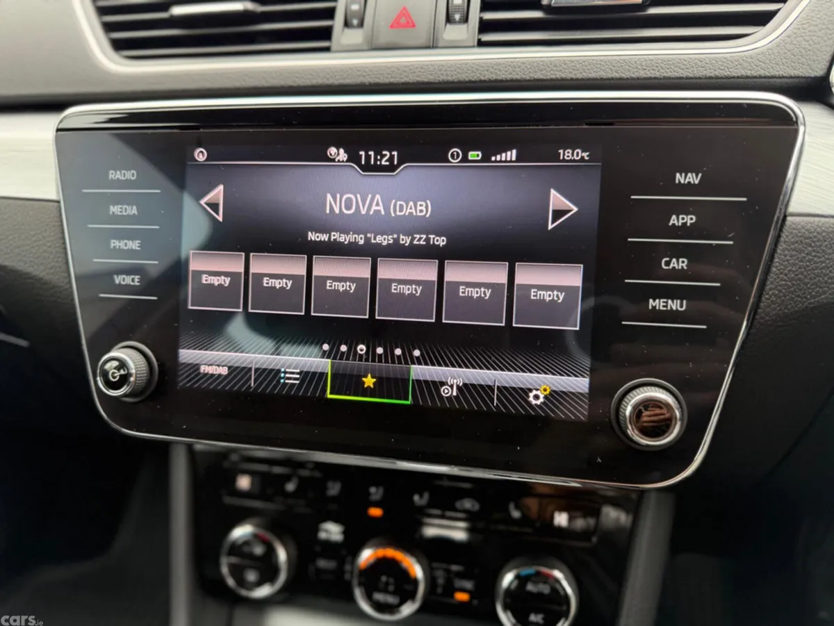 Skoda Superb Hatchback, Diesel, 2023, Grey