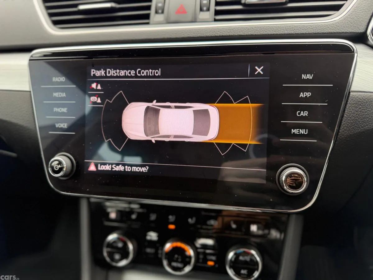 Skoda Superb Hatchback, Diesel, 2023, Grey