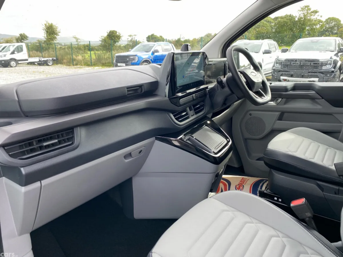 Ford Tourneo Custom Van, Petrol Plug-in Hybrid, 2026, Grey