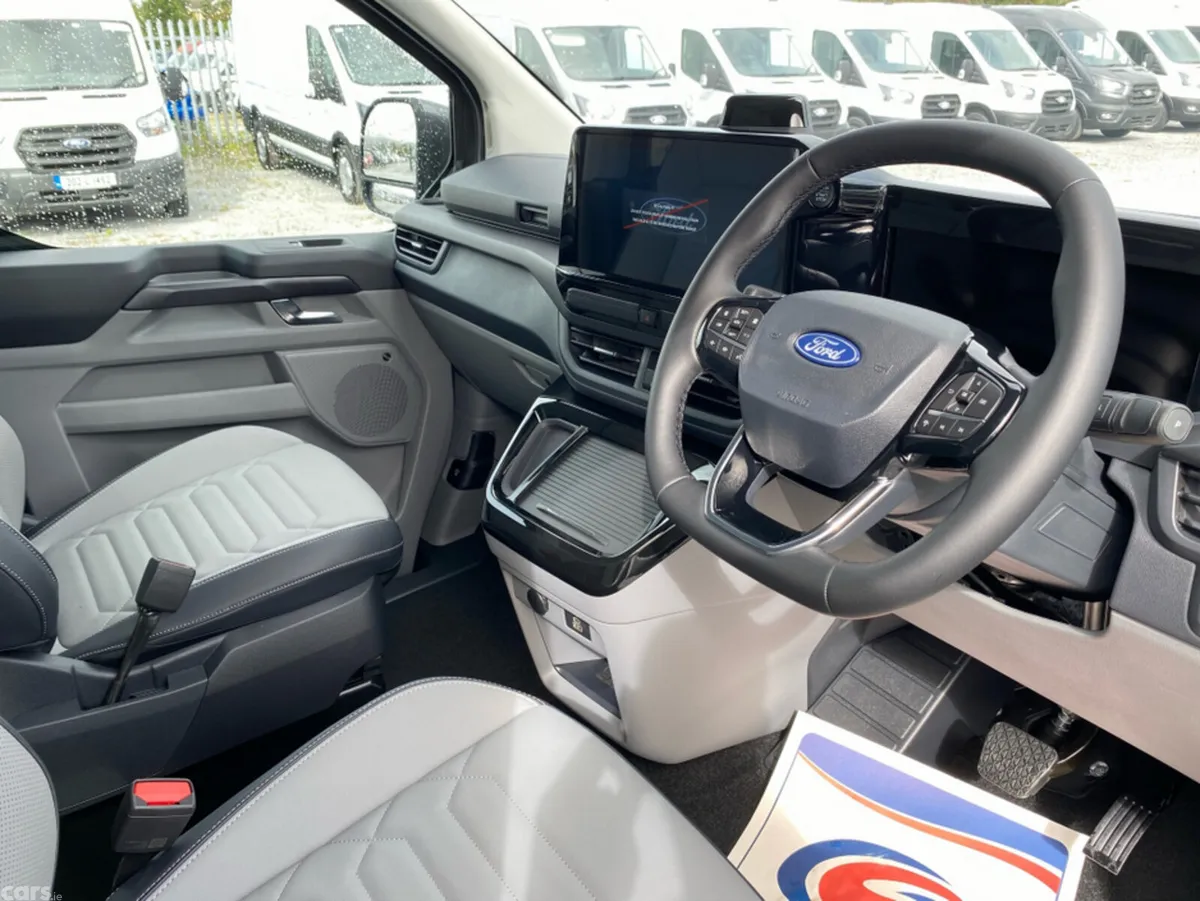 Ford Tourneo Custom Van, Petrol Plug-in Hybrid, 2026, Grey