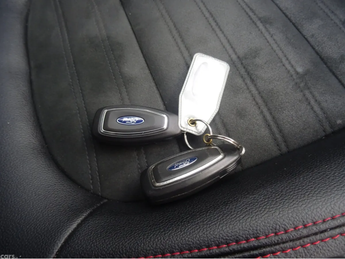Ford Kuga MPV, Diesel, 2021, Red