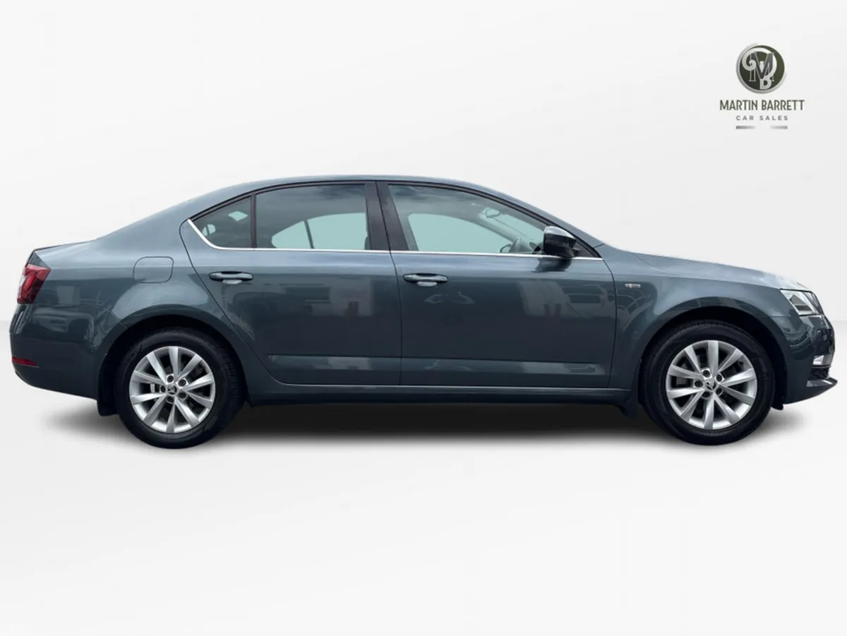 Skoda Octavia Hatchback, Petrol, 2020, Grey