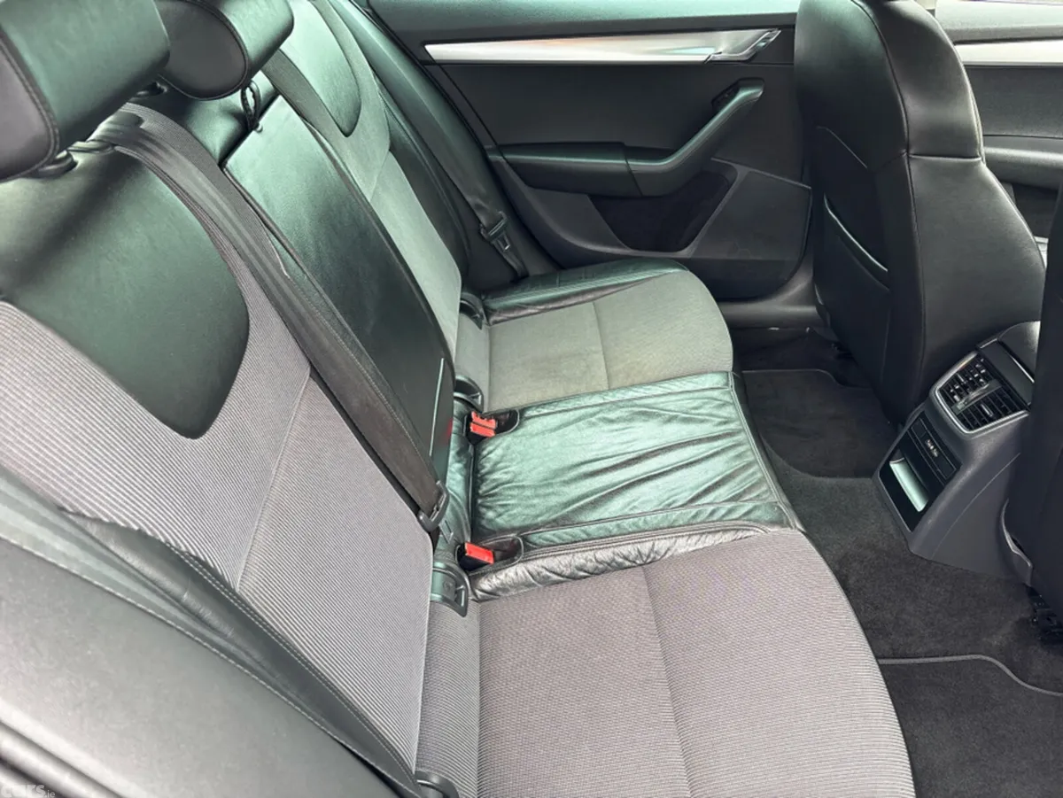 Skoda Octavia Hatchback, Petrol, 2020, Grey