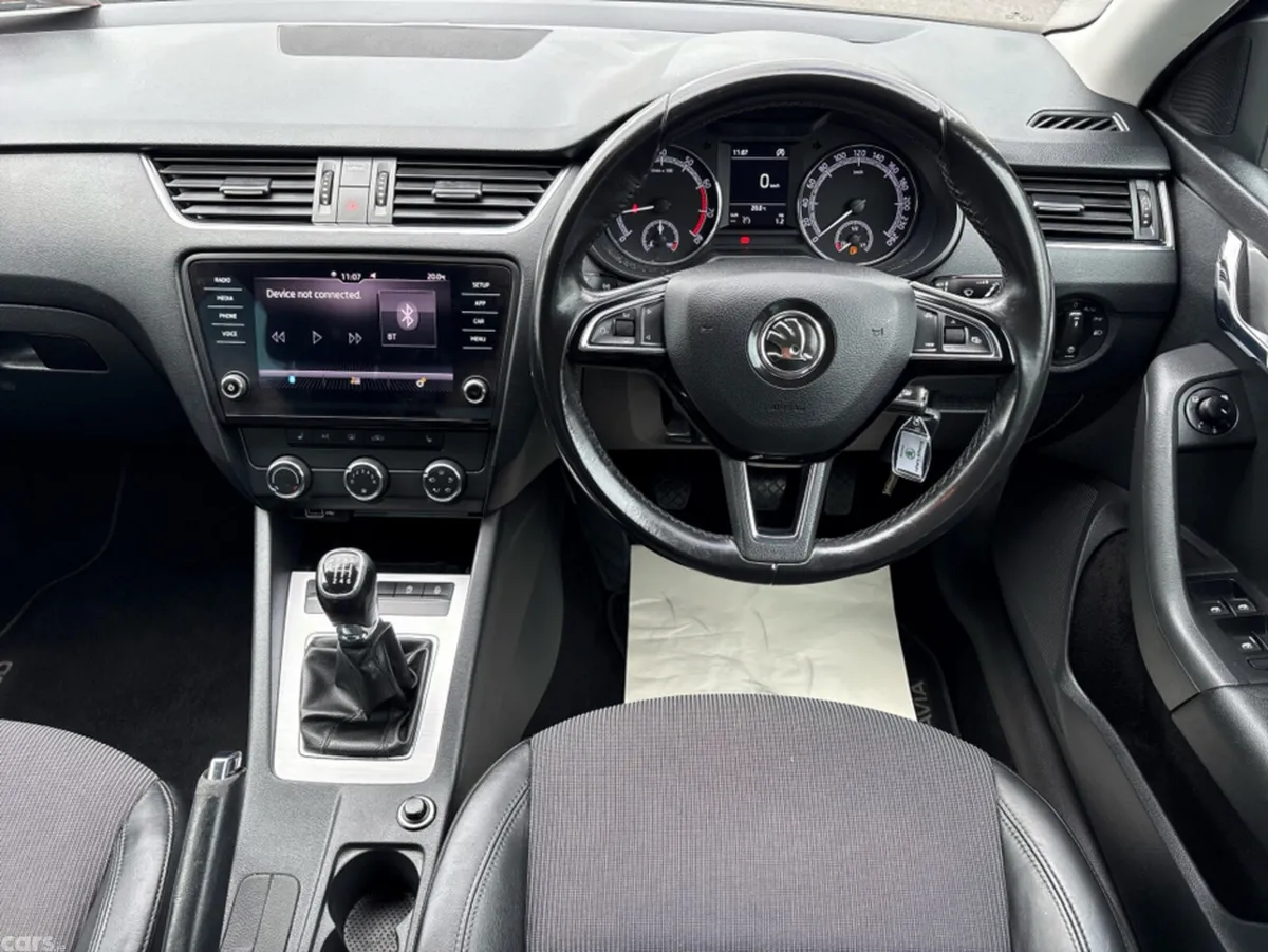 Skoda Octavia Hatchback, Petrol, 2020, Grey