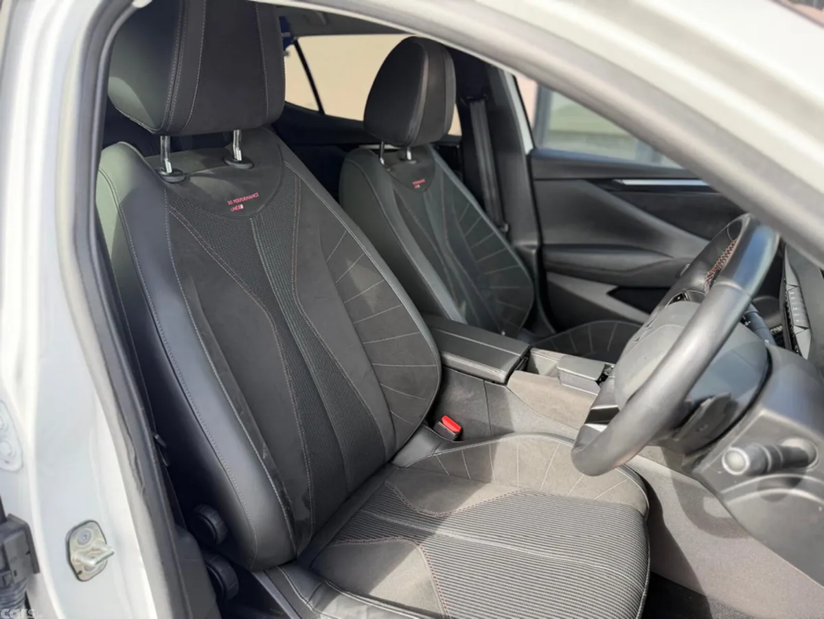 DS Automobiles DS 4 Hatchback, Petrol, 2024, White