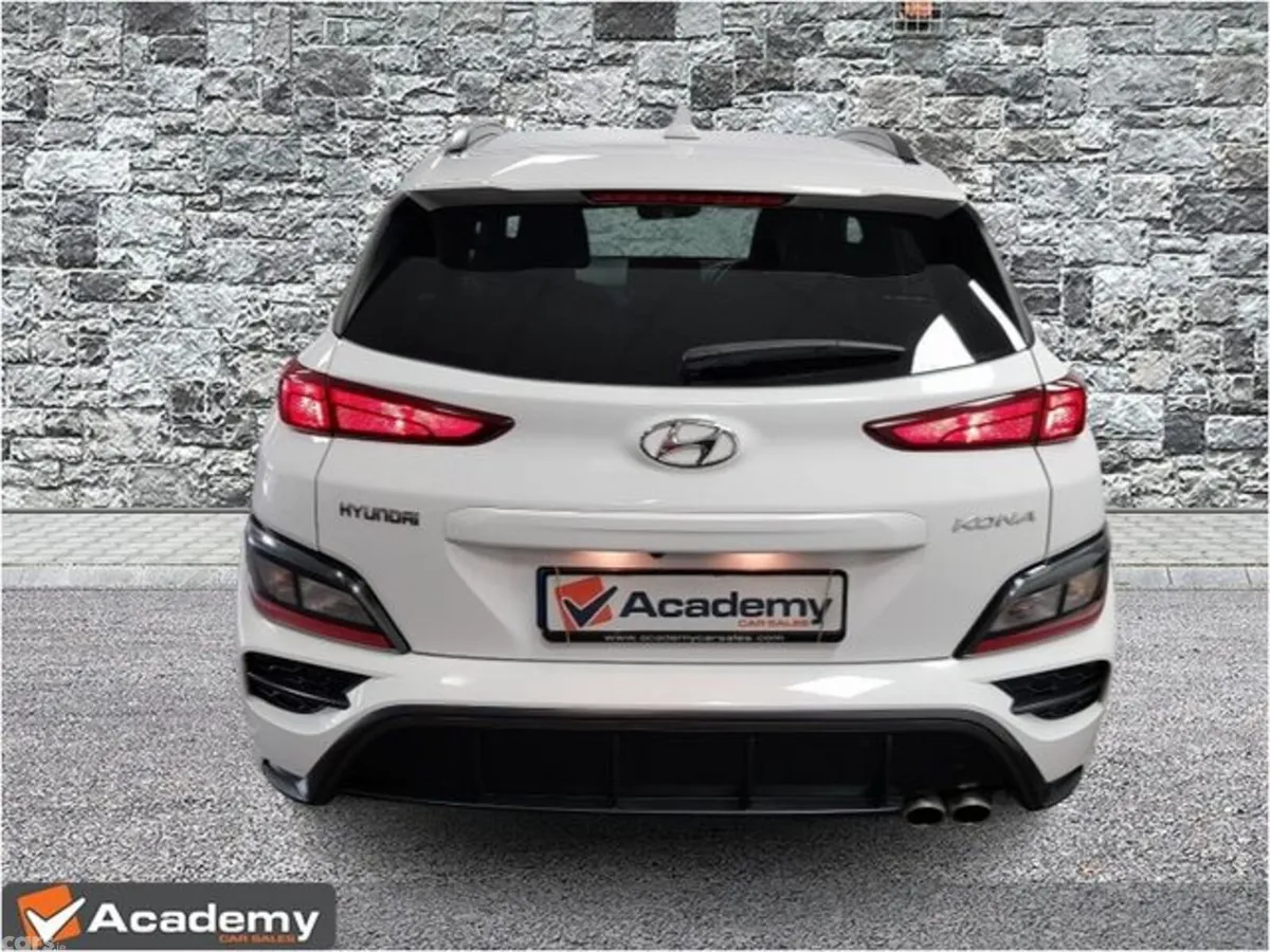 Hyundai KONA MPV, Petrol, 2023, White