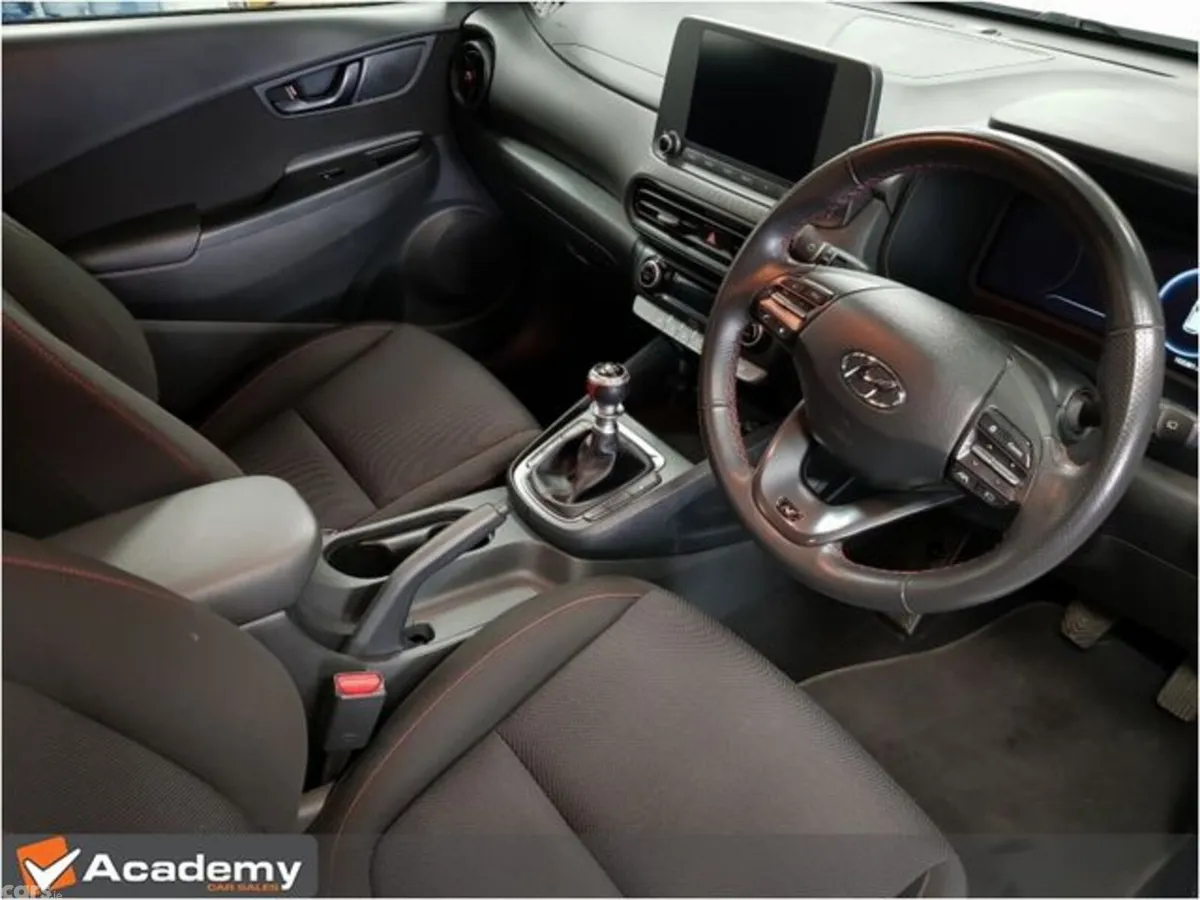 Hyundai KONA MPV, Petrol, 2023, White