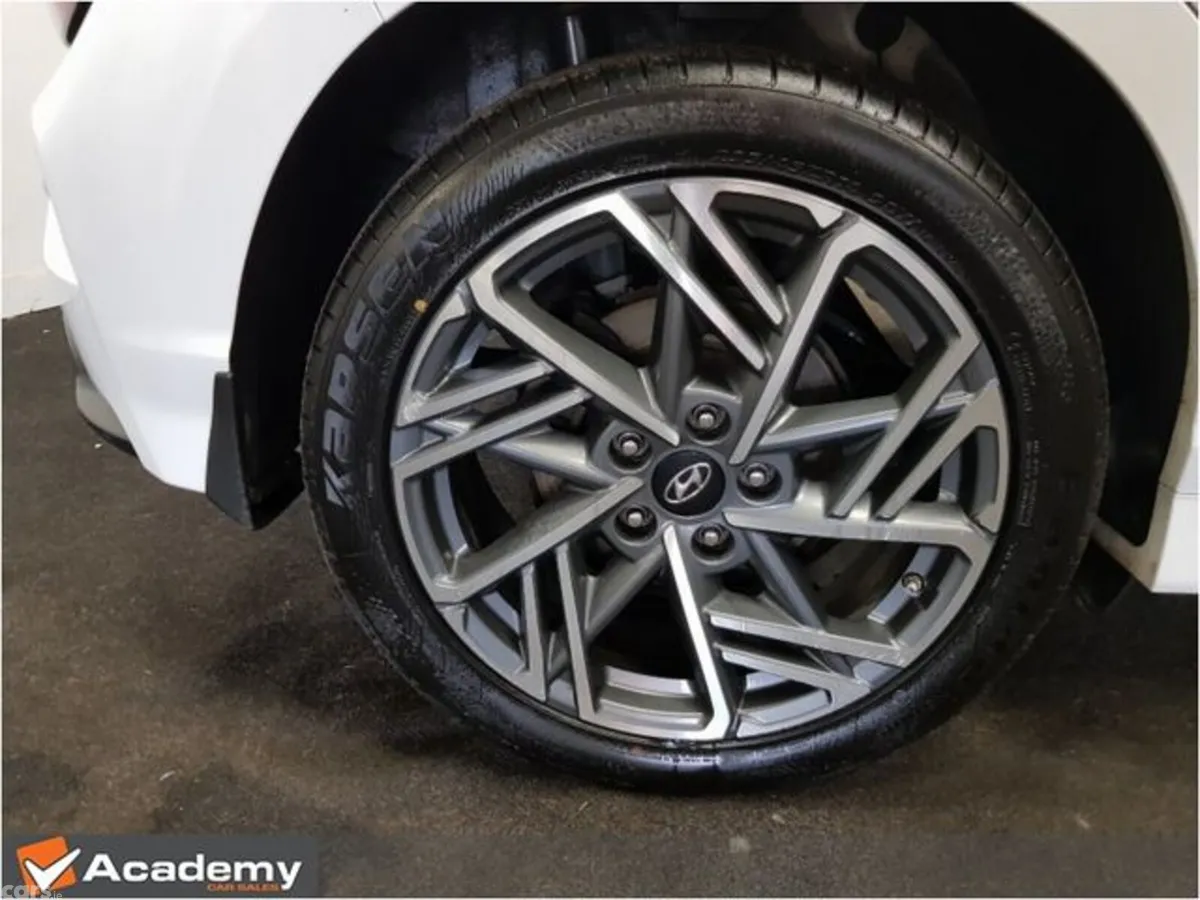Hyundai KONA MPV, Petrol, 2023, White