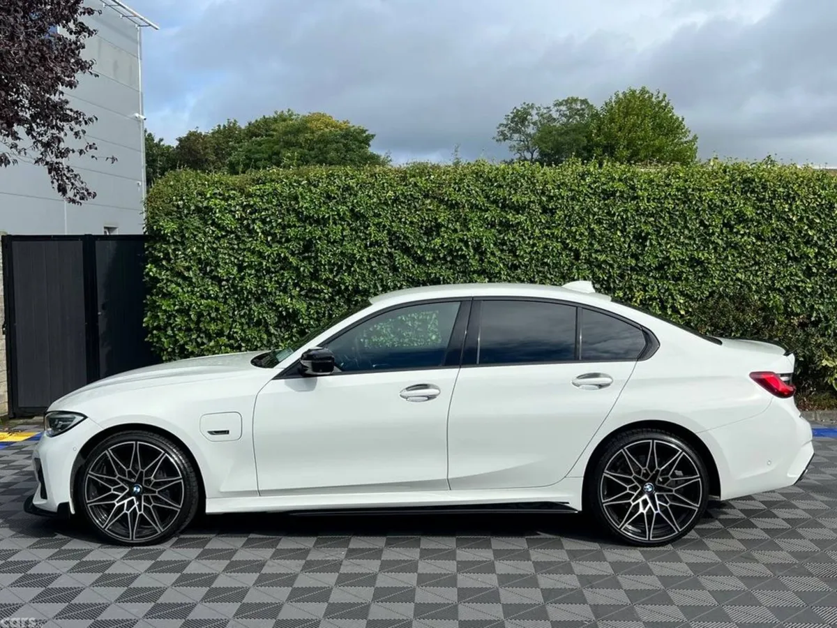 BMW 3-Series Saloon, Petrol Plug-in Hybrid, 2022, White