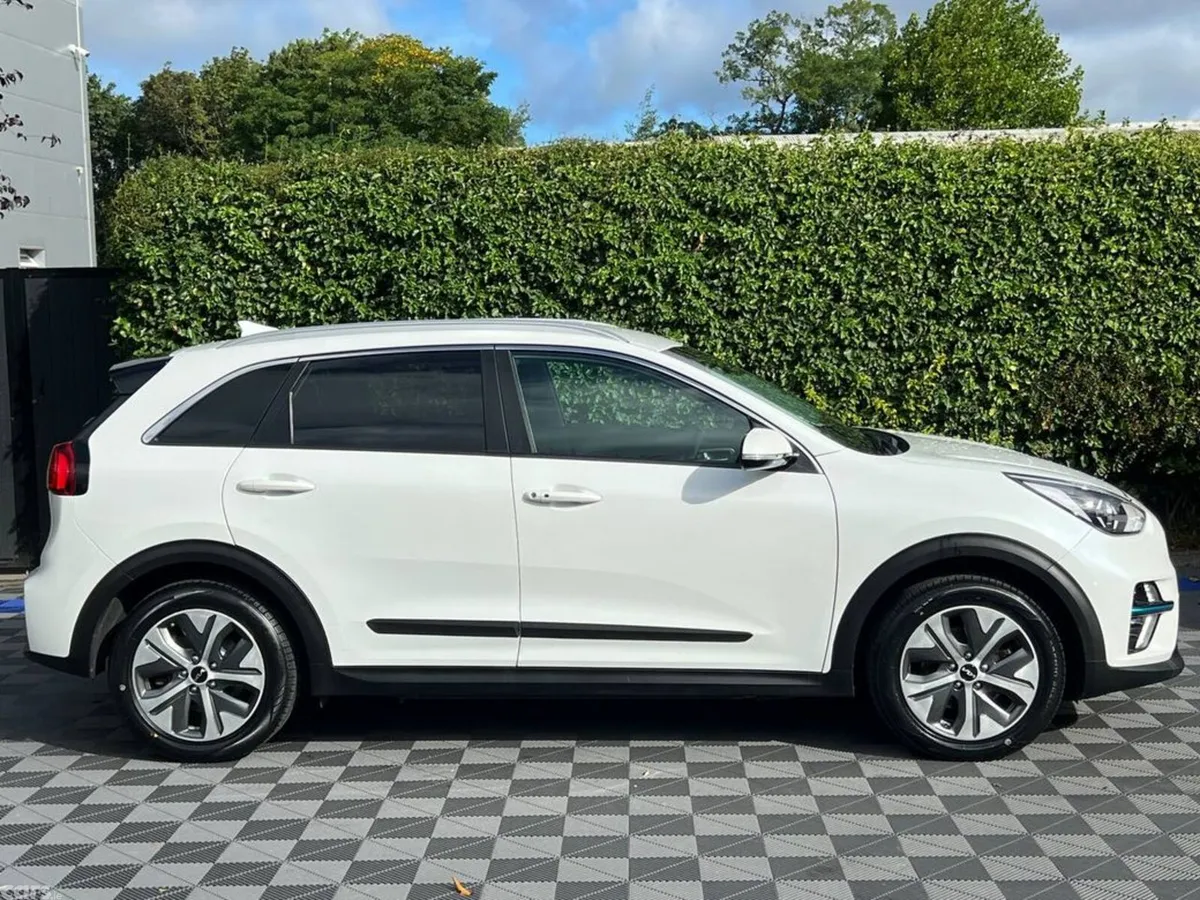 Kia e-Niro SUV, Electric, 2022, White