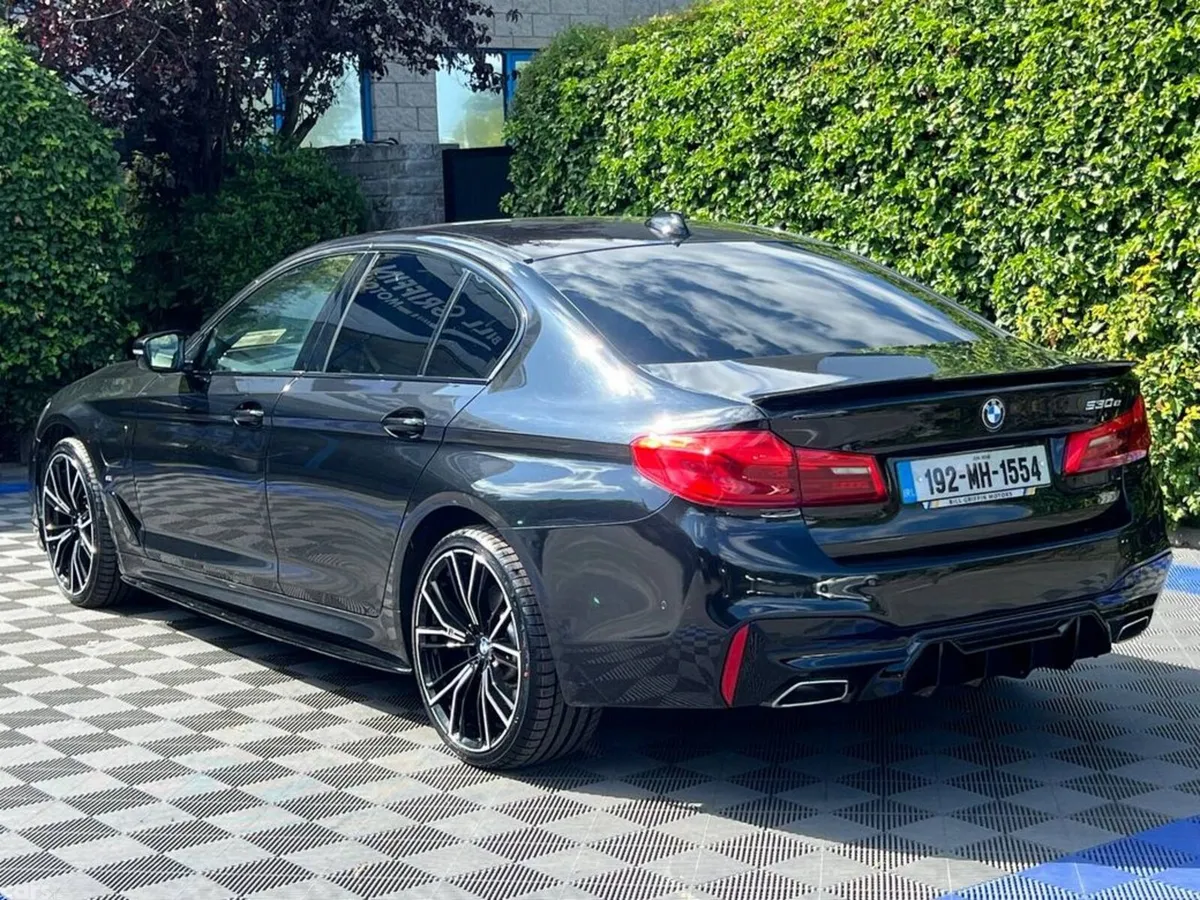 BMW 5-Series Saloon, Petrol Plug-in Hybrid, 2019, Black
